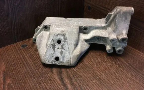 Iveco Daily 35 - 40.10 Engine mount bracket 500376601