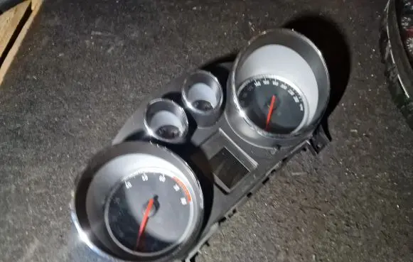 Opel Insignia A Speedometer (instrument cluster) 12844135