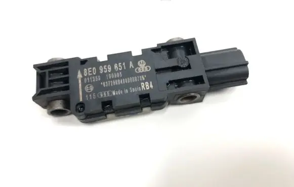 Audi A4 S4 B7 8E 8H Airbag deployment crash/impact sensor 8E0959651A