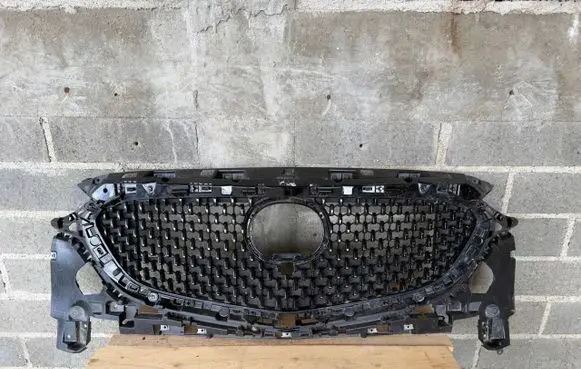 Mazda 6 Front bumper upper radiator grill GSH750712