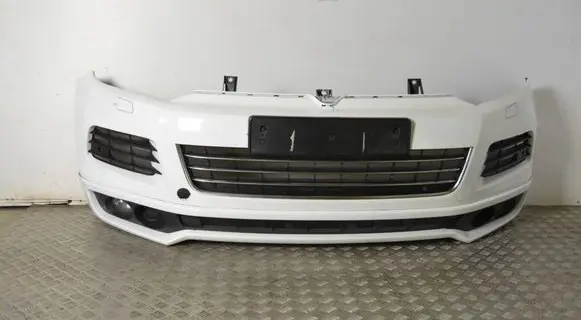 Volkswagen Touareg II Front bumper 7P6807221