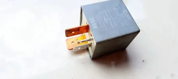 Skoda Octavia Mk1 (1U) Other relay 357911253