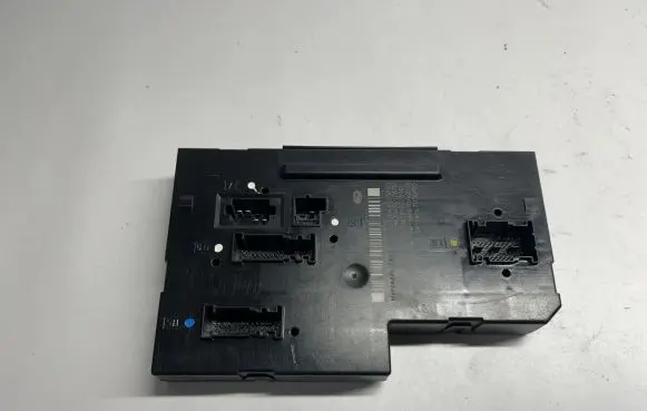 Mercedes-Benz C W204 Central body control module A2049005003 2049005003