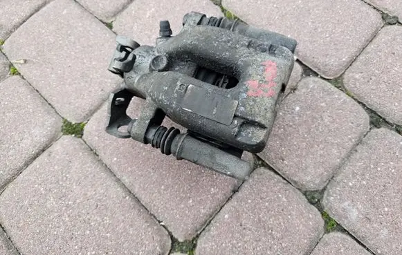 Opel Crossland X Rear brake caliper 11TYS