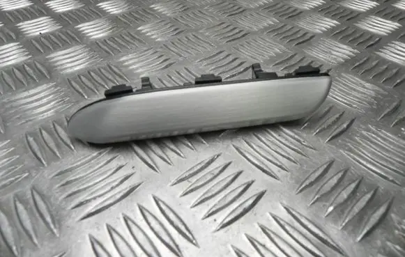 Radio/GPS head unit trim