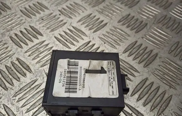 Toyota Yaris Door central lock control unit/module 340061236