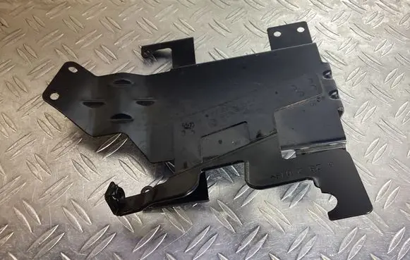 Porsche Cayenne (92A) Engine control unit holder 7P1907645