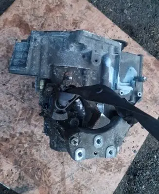 Volkswagen PASSAT B7 Manual 6 speed gearbox NFU