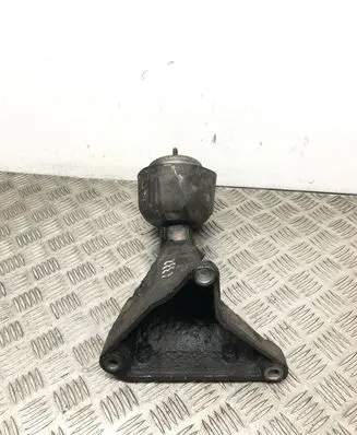 Volkswagen PASSAT B5.5 Engine mount bracket 8D0199308AB