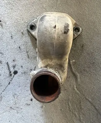 Nissan Patrol Y61 Engine coolant pipe/hose