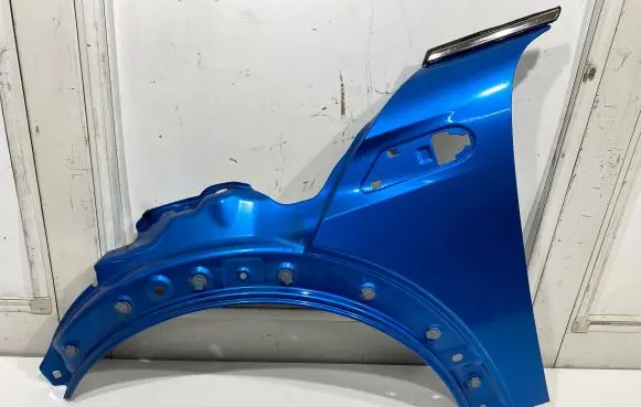 Mini One - Cooper Coupe R56 Fender MC1240102 AT10019AL BY18095