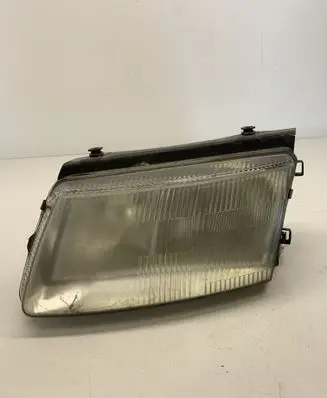 Volkswagen PASSAT B5 Headlight/headlamp 14742500