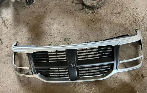 Dodge Nitro Front bumper upper radiator grill 5KH12TRMAE SR7791 85501C