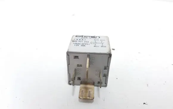 Volkswagen PASSAT B5 Other relay 8D0951253 370