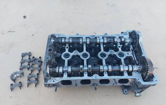 Peugeot 508 Engine head V753471080