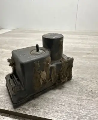 Audi 80 90 B3 Central locking vacuum pump 443862257h