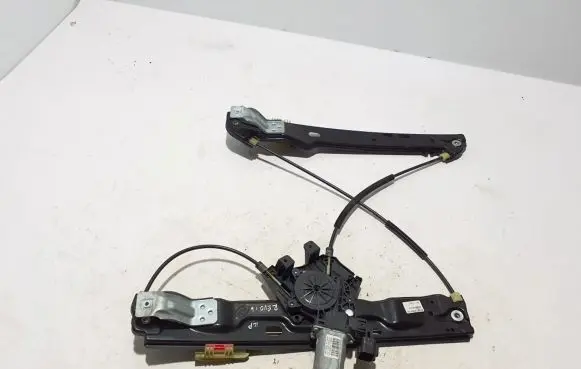 Front window lifting mechanism without motor