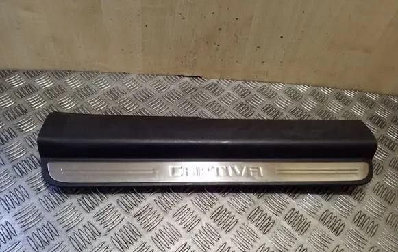 Chevrolet Captiva Front sill trim cover 20832152