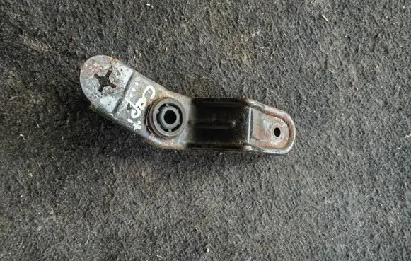 Chevrolet Captiva Radiator mount bracket