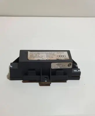 Audi A8 S8 D3 4E Door control unit/module 04E0919064 36129658