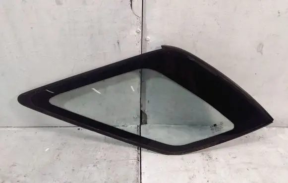 KIA Sorento Rear side window