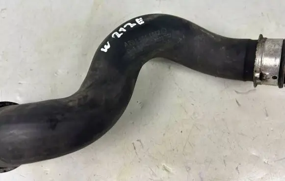 Mercedes-Benz E W212 Engine coolant pipe/hose A2045011632