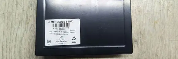 Mercedes-Benz E W212 Antenna control unit A2219000100