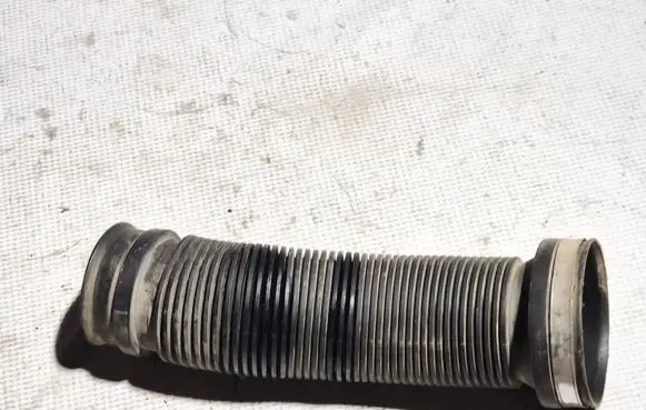 Opel Astra H Air intake hose/pipe 13105267