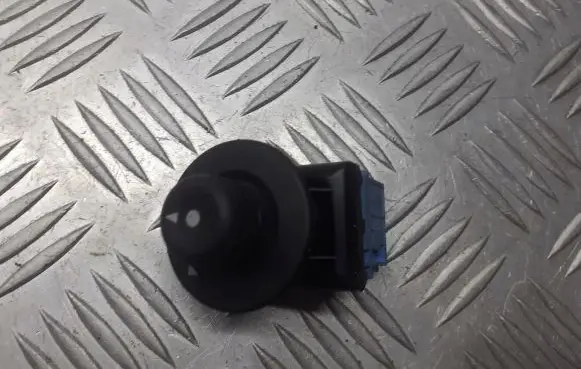 Citroen C2 Wing mirror switch 155526