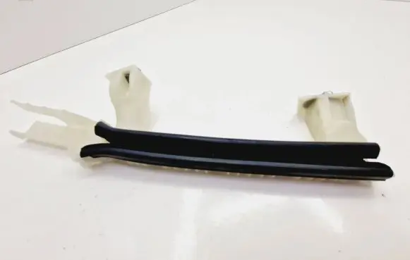 Peugeot 2008 II Front door windshield rail 9825359080