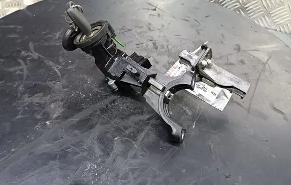Opel Combo D Ignition lock