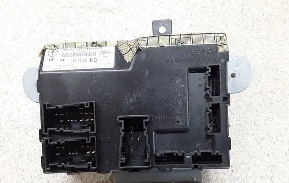 Ford Fiesta Comfort/convenience module 8V5115K600EG