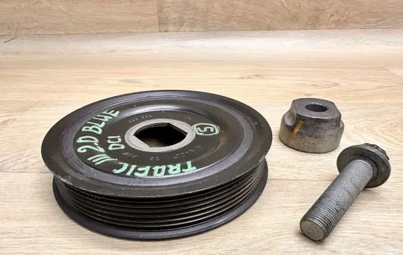 Renault Trafic III (X82) Crankshaft pulley 123039555R