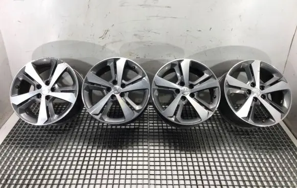 Peugeot 308 SW R17 alloy rim 