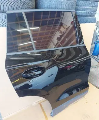 Volkswagen Tiguan Rear door 