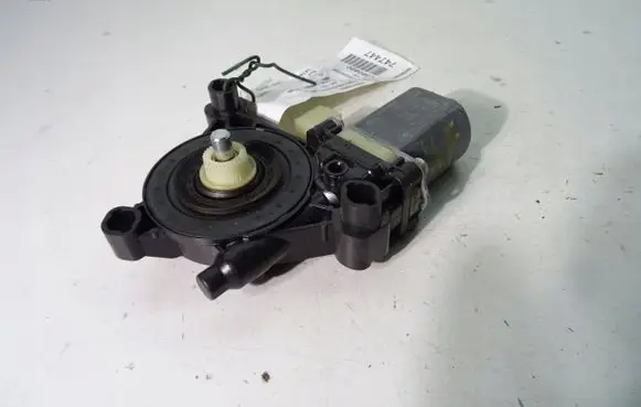 Audi A1 Front door window regulator motor 8W0959802