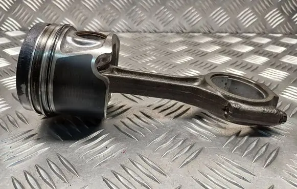 Volkswagen PASSAT B6 Piston with connecting rod 038J