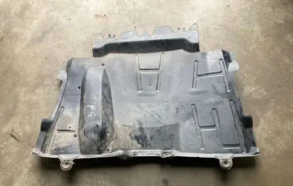 Jeep Grand Cherokee (WK) Engine splash shield/under tray 55197175AA