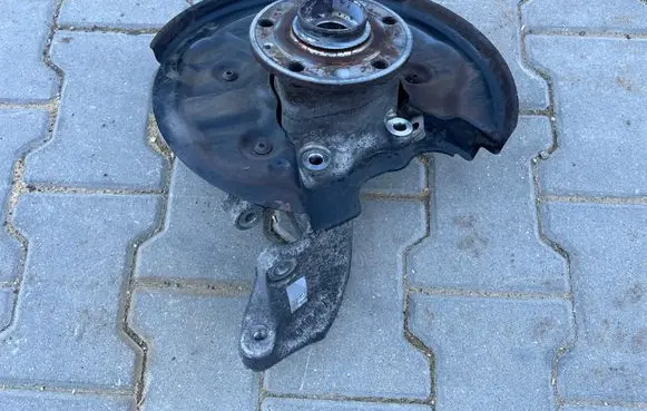 Audi Q3 Rear wheel hub spindle/knuckle 5QF505436F