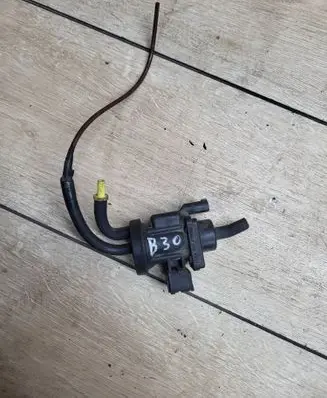 Mercedes-Benz ML W163 Turbo solenoid valve A0005450427