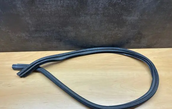 Volkswagen Golf IV Engine compartment rubber 