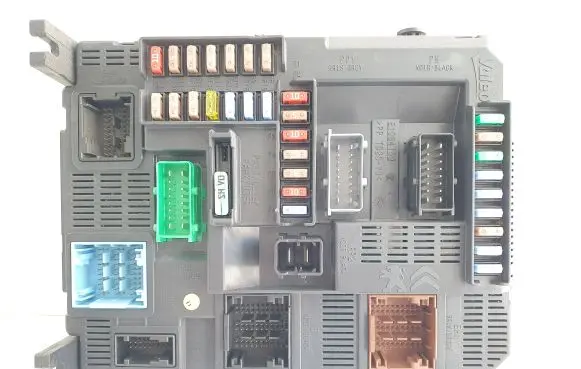 Peugeot 2008 I Comfort/convenience module 9678355980