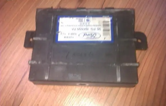 Ford Fiesta Comfort/convenience module 96fg15k600fa