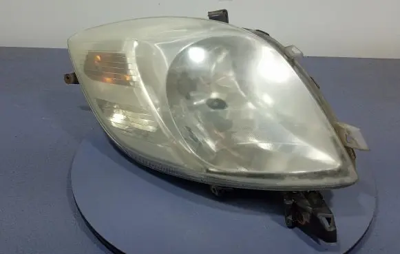 Toyota Yaris Headlight/headlamp 81150-0D120