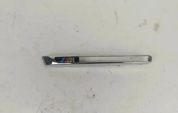 BMW X5M E70 Front fender indicator light 7218421