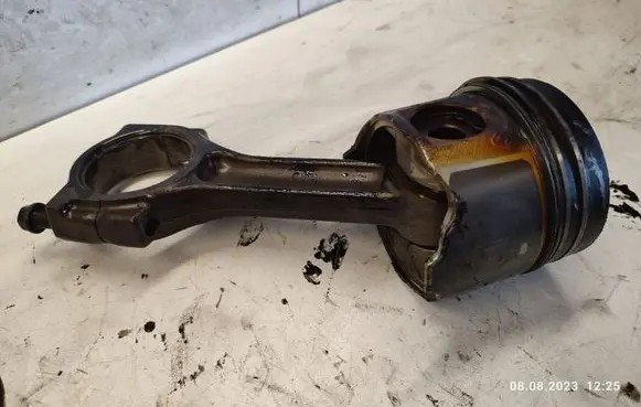 Renault Trafic II (X83) Piston with connecting rod