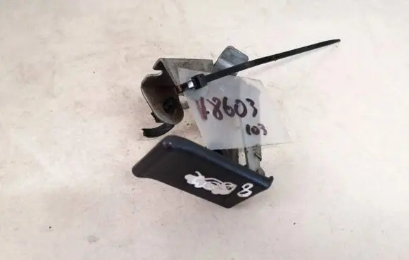 Honda CR-V Engine bonnet (hood) release handle
