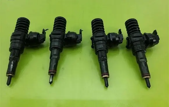 Volkswagen PASSAT B5.5 Fuel injectors set 038130073AJ
