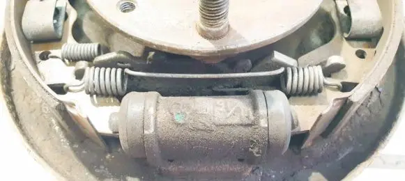 Mazda 323 Handbrake/parking brake pads 