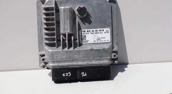 Volkswagen Transporter - Caravelle T6 Engine control unit/module 04L907445M 28648555